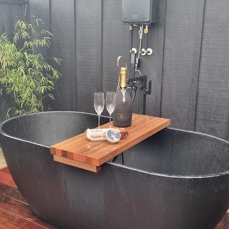 Bach22 Rustic Romantic Getaway Te Puna Exterior foto